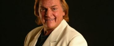 Florin Piersic, declaratie emotionanta la Festivalul Serile Filmului Românesc : "Bucuraţi-vă că mai pot să vă vorbesc, să vă povestesc despre mine şi colegi " 30 Stiri