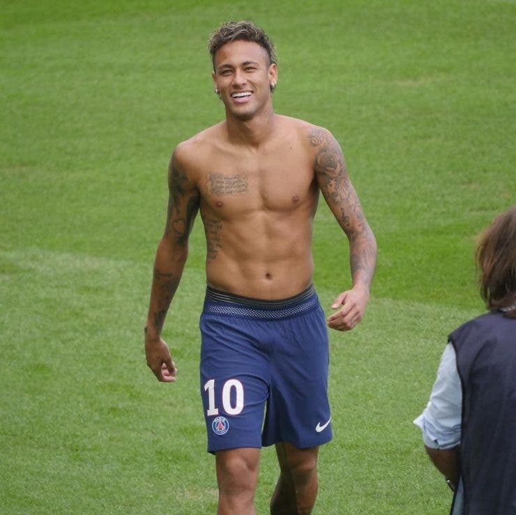Barcelona întârzie transferul lui Neymar