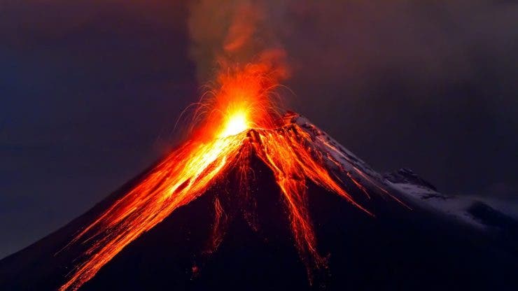 Vulcanul Stromboli a erupt! Un turist și-a pierdut viața