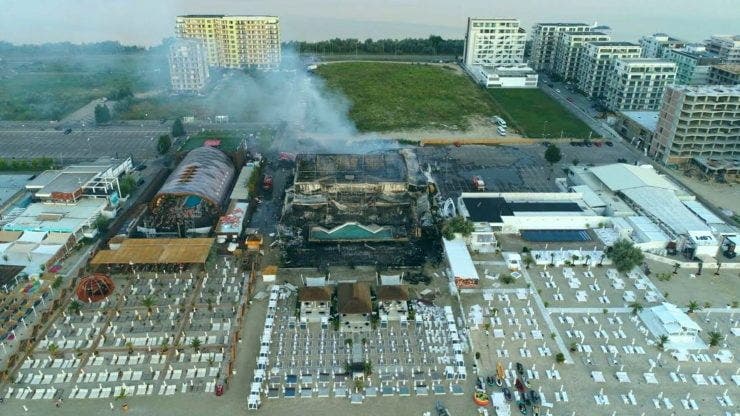 Incendiul de la fostul club Bamboo din Mamaia.Proprietarul nu are asigurare