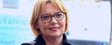 Ce face și cum arată Emilia Popescu la 53 de ani