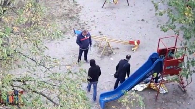 Tânăr găsit spânzurat într-un parc din Craiova