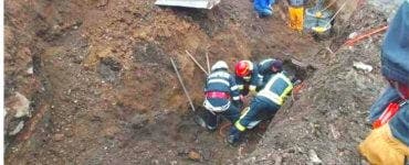 Caz șocant în Brașov. Muncitor prins sub un mal de pământ. A fost scos la suprafață decapitat