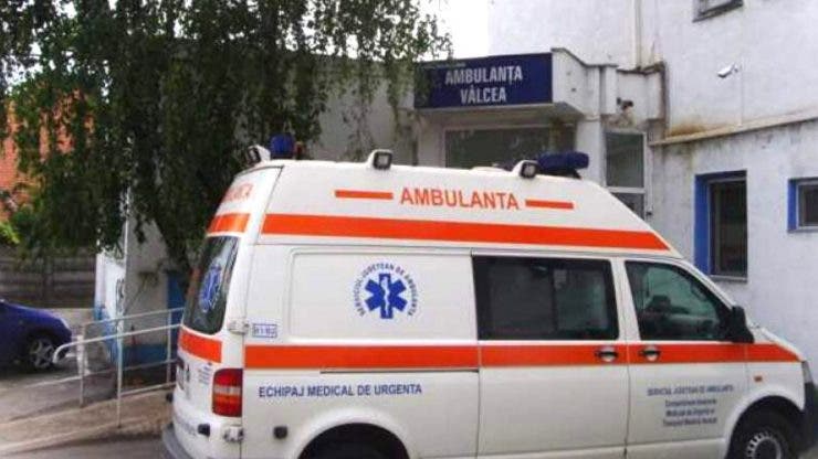 O fetiță de 12 ani a murit intoxicată după ce o ambulanța a refuzat să o transporte la spital