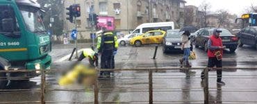 Accident mortal în Capitală. O femeie a fost ucisă de mașina de gunoi pe trecerea de pietoni