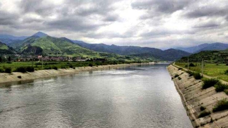 Descoperire șocantă în Slatina. Un elev a fost găsit mort pe malul râului Olt