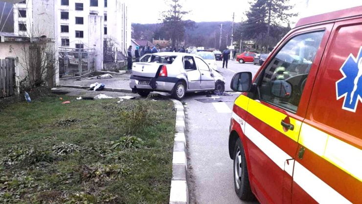 Fetiță în comă din cauza unui accident provocat de tatăl ei băut. Copila nu a fost preluată cu elicopterul 25 Fetiță în comă din cauza unui accident provocat de tatăl ei băut. Copila nu a fost preluată cu elicopterul