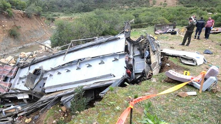 Accident îngrozitor în Tunisia. 24 de persoane au murit după ce un autocar cu turiști a căzut într-o râpă