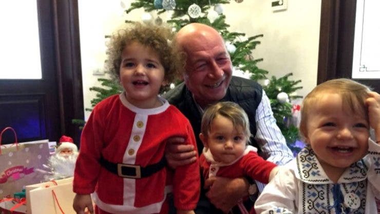 Traian Băsescu își laudă fiica cea mică. "Cine vrea, creste copii si in Romania. E singura si are trei"