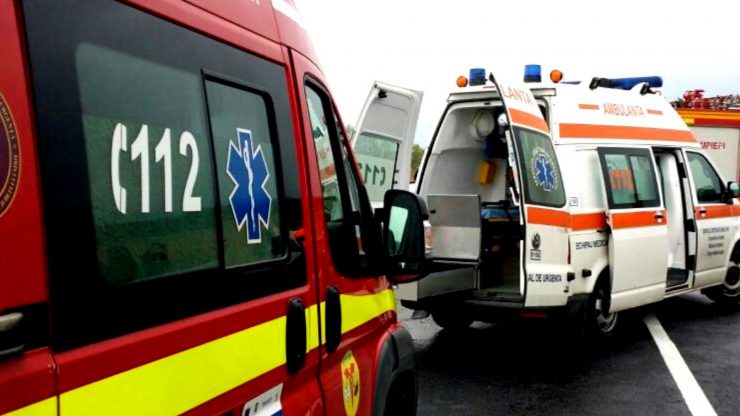 Accident grav în Câmpina! O ambulanță a lovit trei persoane pe trecerea de pietoni 25