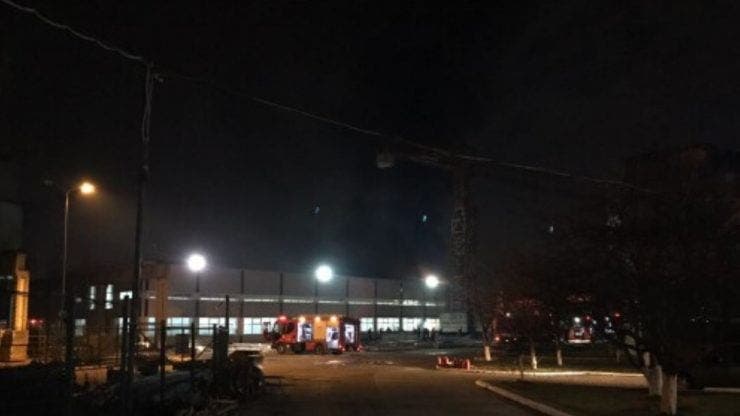Incendiu puternic în Sectorul 3 al Capitalei la fabrica de Electromontaj