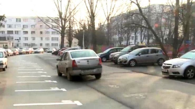 Sectorul din București în care oamenii plătesc Primăriei loc de parcare pentru prima bandă a șoselei