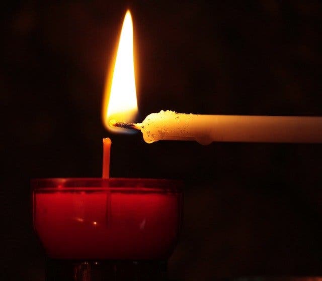 Unde trebuie să ținem candela în casă și cât ar trebui să stea aprinsă. Învățăminte de la preoții cu har