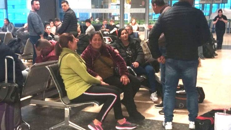 Zeci de români au rămas blocați pe aeroportul din Valencia. S-au anunțat probleme tehnice la un avion Wizz Air