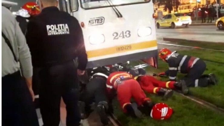 Un bărbat din Iași a murit călcat de tramvai. Victima a trecut strada printr-un loc nepermis