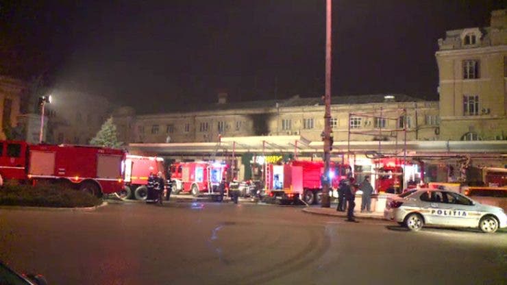 Panică în Gara de Nord din Capitală. Zeci de persoane au fost evacuate după un incendiu a izbucnit