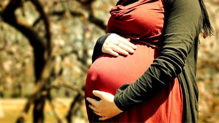 Femeile gravide sa nasca acasa