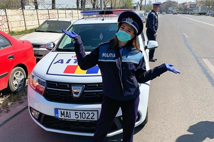 Larisa Iordache, în uniformă de poliție