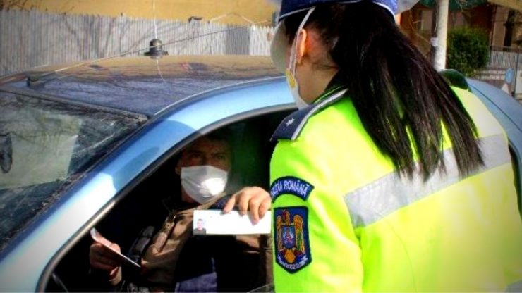Reacția emoționantă a unei polițiste față de un medic oprit în trafic 25 medic oprit de politista