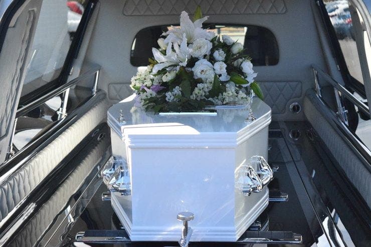 Cât costă înmormântarea