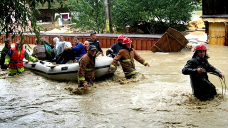 Inundatiile au facut prapad