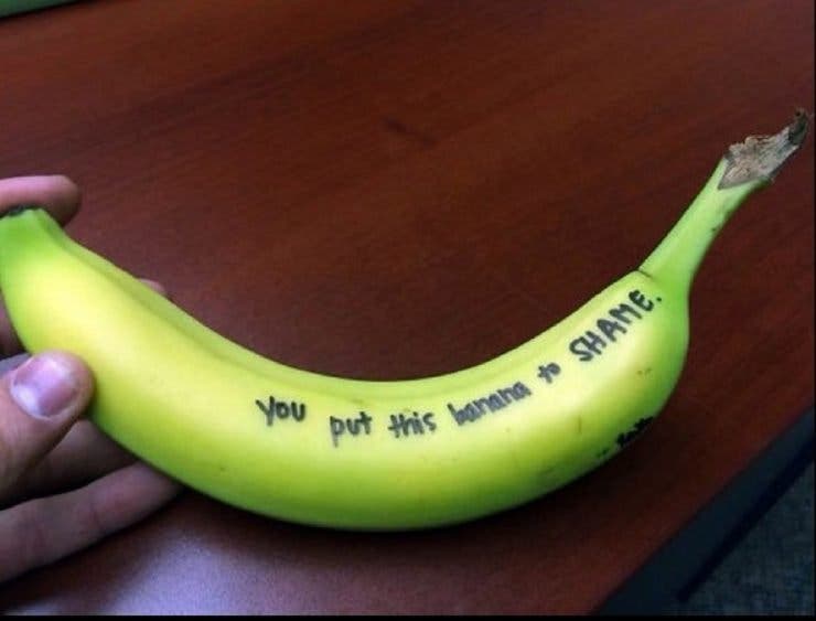 mesaj scris pe banana
