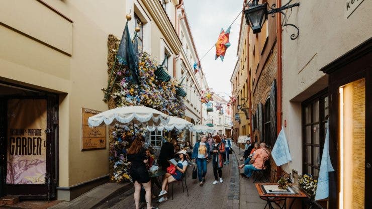 Capitala Lituaniei a devenit o cafenea în aer liber. Vilnius încearcă să salveze economia afectată de pandemie