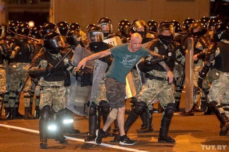 Protestele de la Minsk nu se opresc. Autoritățile au tăiat conexiunea la internet iar contracandidata lui Lukașenko a dispărut