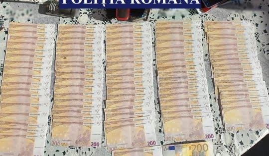 Bani falși puși în circulație