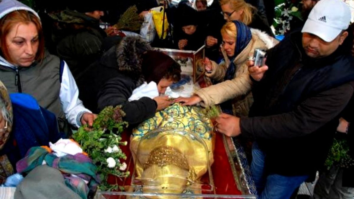 Ce să pui sub pernă în Ajunul Sfintei Parascheva. Tradiția veche despre care se spune că aduce liniște în casă
