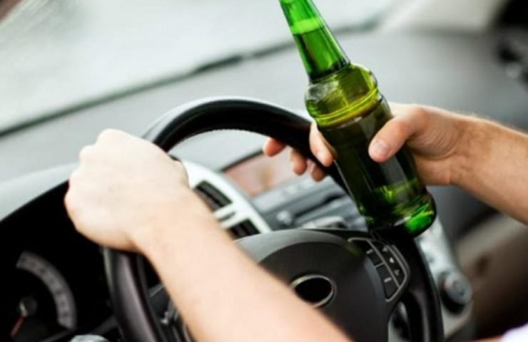 Un ieșean prins băut la volan a încercat să le dea mită polițiștilor (1)