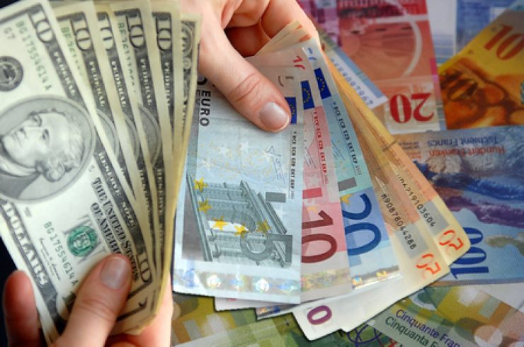 Curs valutar BNR 17 decembrie 2020. Cât costă un euro, un dolar sau o liră 25 Curs valutar BNR 17 decembrie 2020.