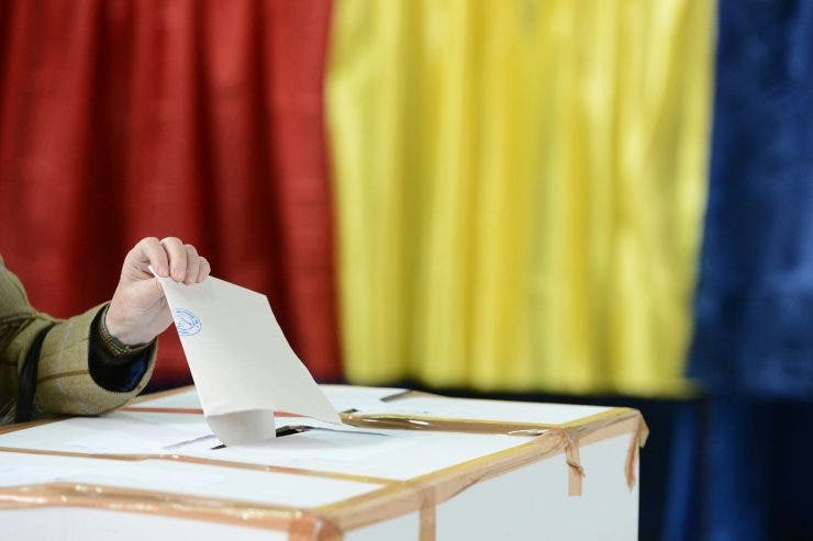 Românii își vor alege președintele mai devreme. Când are loc primul tur de scrutin