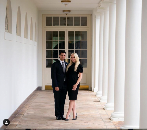 Tiffany Trump s-a logodit
