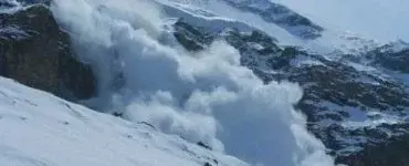 S-a dat alerta! Avalanșă de placă declanșată în Munții Bucegi. Salvamontiștii atrag atenția