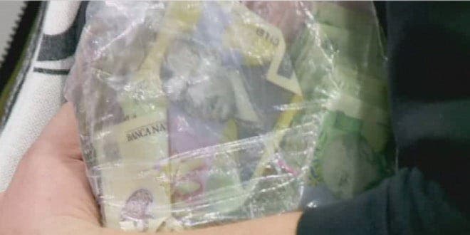 Gest incredibil! Ce a făcut o femeie din Botoșani după ce a găsit o pungă plină cu bani