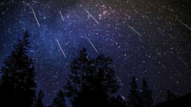 Fenomen astronomic spectaculos în această seară! Prima ploaie de stele căzătoare din 2021