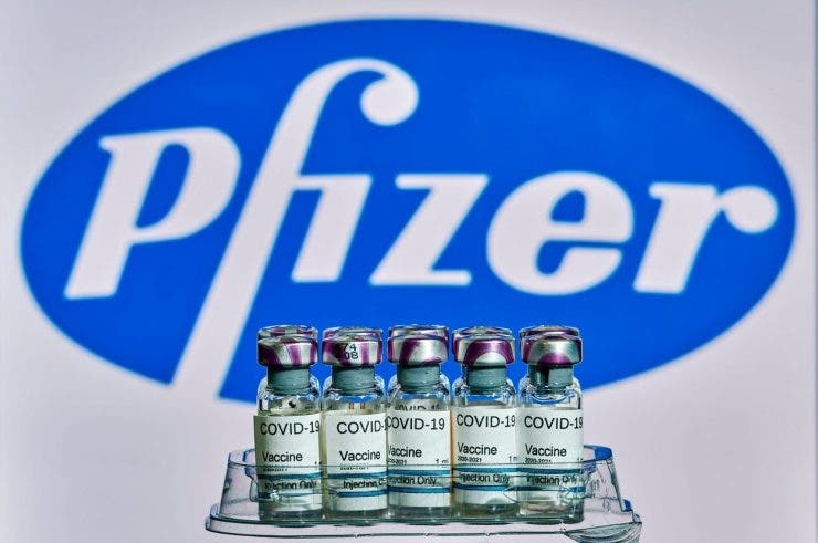Prima reactie adversa severa la vaccinul Pfizer