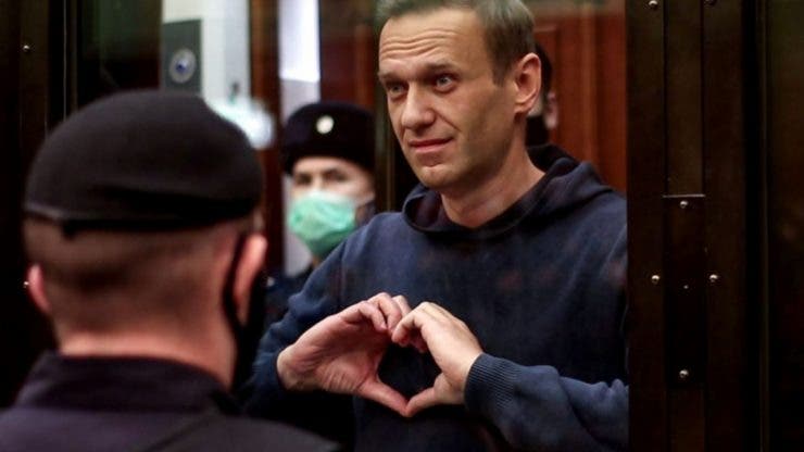 Navalnîi i-a desenat soției sale o inimă, din boxa condamnaților