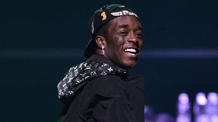 A făcut-o și pe asta. Rapperul Lil Uzi Vert și-a implantat un diamant roz în frunte. Câți bani a plătit pentru piatra prețioasă 25 Rapperul Lil Uzi Vert și-a implantat un diamant roz în frunte