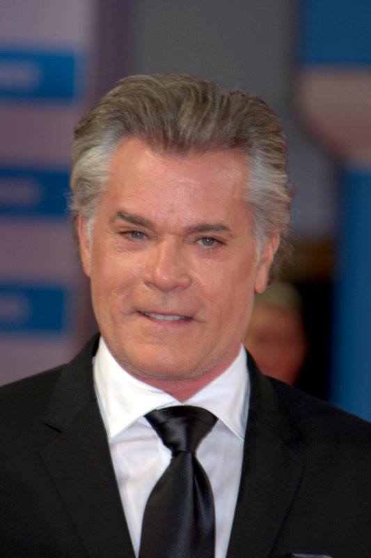 Ray Liotta este desfigurat din cauza operațiilor estetice. Cum arată celebrul actor 29 operatii estetice