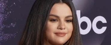 Selena Gomez a pierdut lupta cu kilogramele