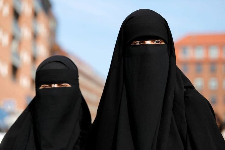 Elveția interzice portul burqa după ani de dezbateri! Care este motivul