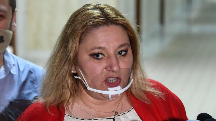 Comisia Juridică a Senatului a constatat că Șoșoacă a încălcat deontologia parlamentară. Ce sancțiuni riscă senatoarea 25 Comisia Juridică a Senatului a constatat că Șoșoacă a încălcat dentologia parlamentară