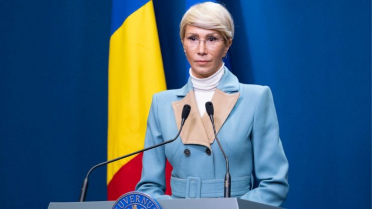 Raluca Turcan, amendată pentru nepurtarea măștii. Cum a reacționat ministrul Muncii 25 Raluca Turcan, amendată pentru nepurtarea măștii.