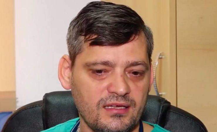 Poveste impresionantă de viață! Abandonat de mamă pe calea ferată, iar acum este medic la ATI 25 abandonat pe calea ferata
