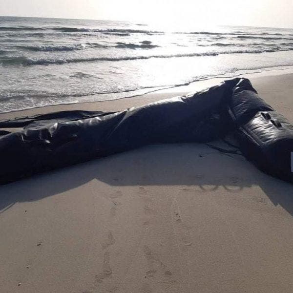 Imagini terifiante! Mai multe cadavre ale unor copii au fost aduse de valuri pe plajele din Libia, după ce ar fi încercat să ajungă în Europa
