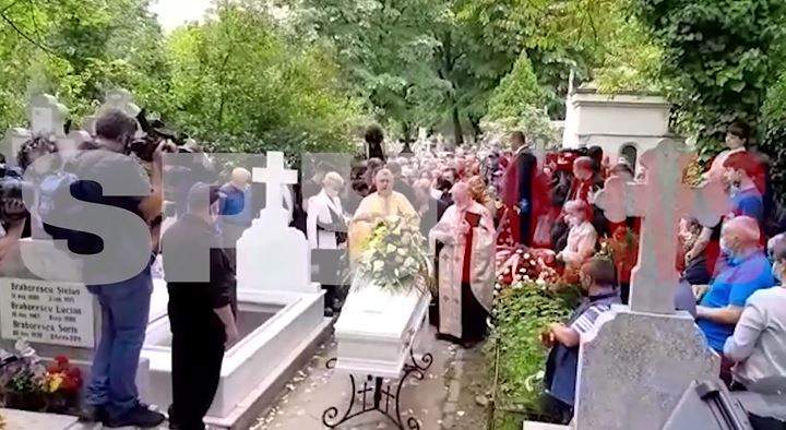 Fiica lui Ion Dichiseanu în lacrimi și durere la căpătâiul tatălui! Imagini de la înmormântarea actorului