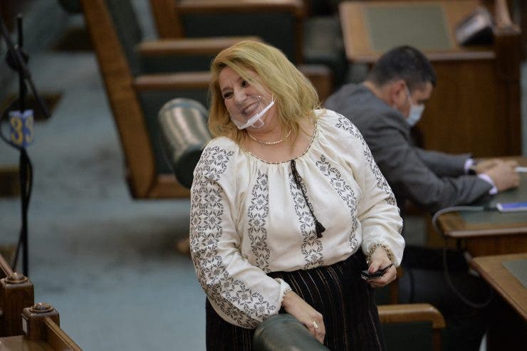 Diana Șoșoacă îl atacă dur pe Ludovic Orban! Ce spune senatoarea despre acesta: ”Nici 1 minut nu rezistați”
