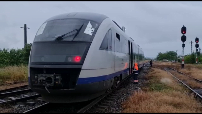 Panică pentru 100 de călători! Un tren București-Craiova a rămas fără frâne